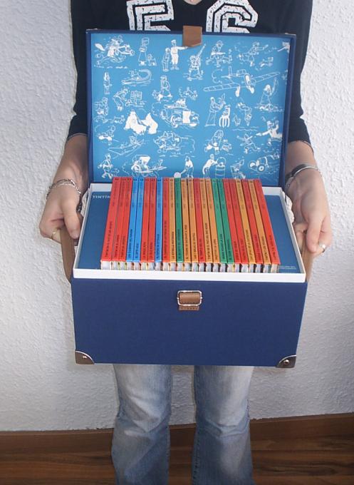 Baul con 24 libros de la colección Tintín