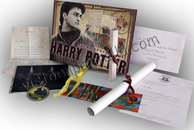 Caja de recuerdos y efectos personales de Harry Potter