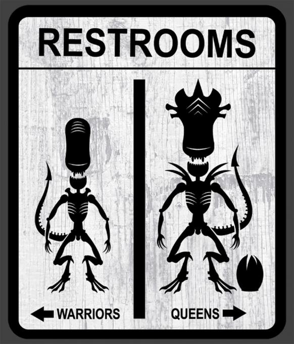 Camiseta Alien. Restrooms