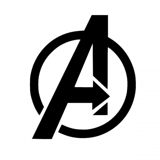 Camiseta Los Vengadores (The Avengers). Logo negro