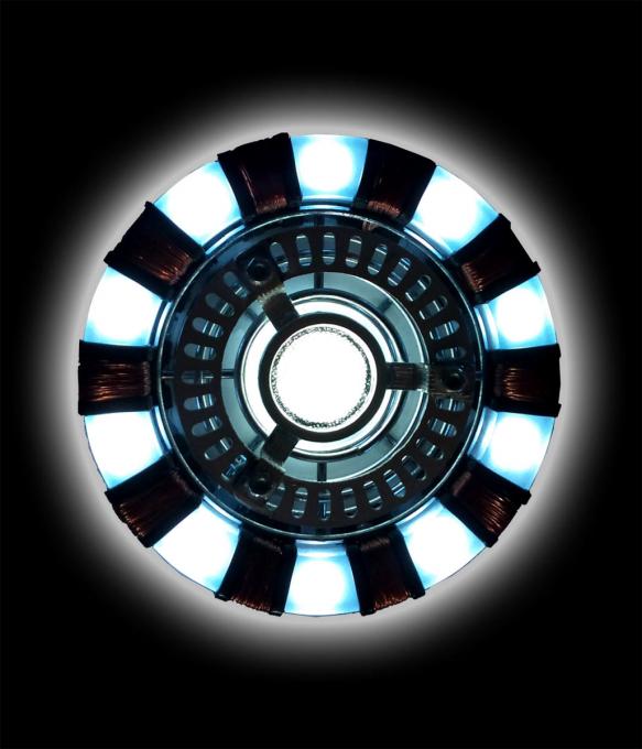 Camiseta Marvel. Iron Man. Reactor Arc