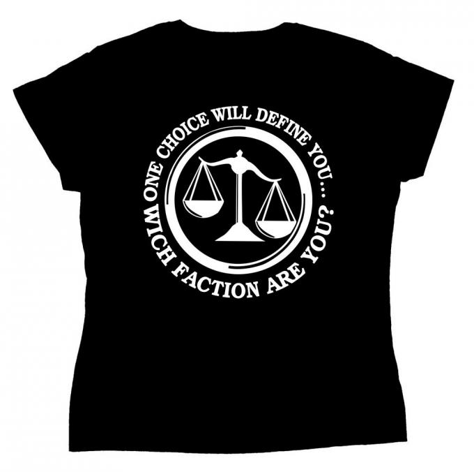 Camiseta chica Divergente. Logo Verdad (Candor)