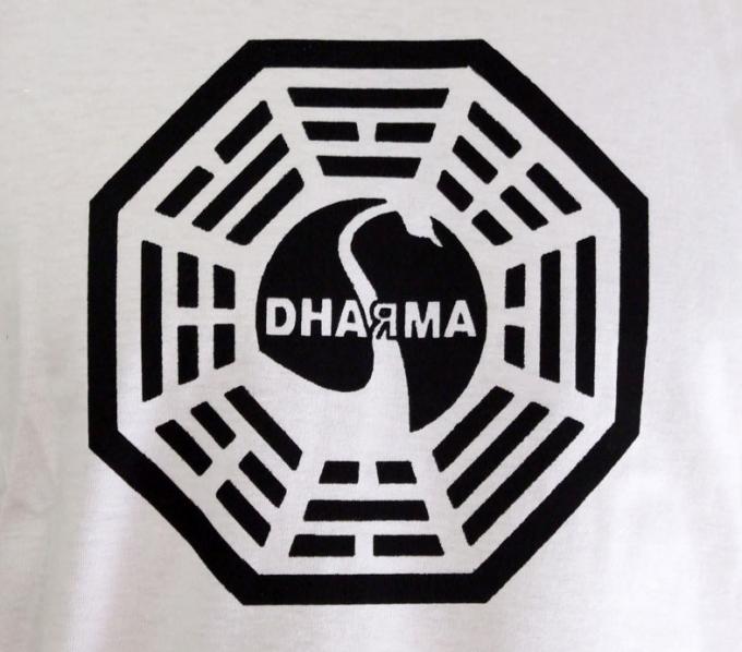 Camiseta chica Perdidos (Lost). Logo Dharma