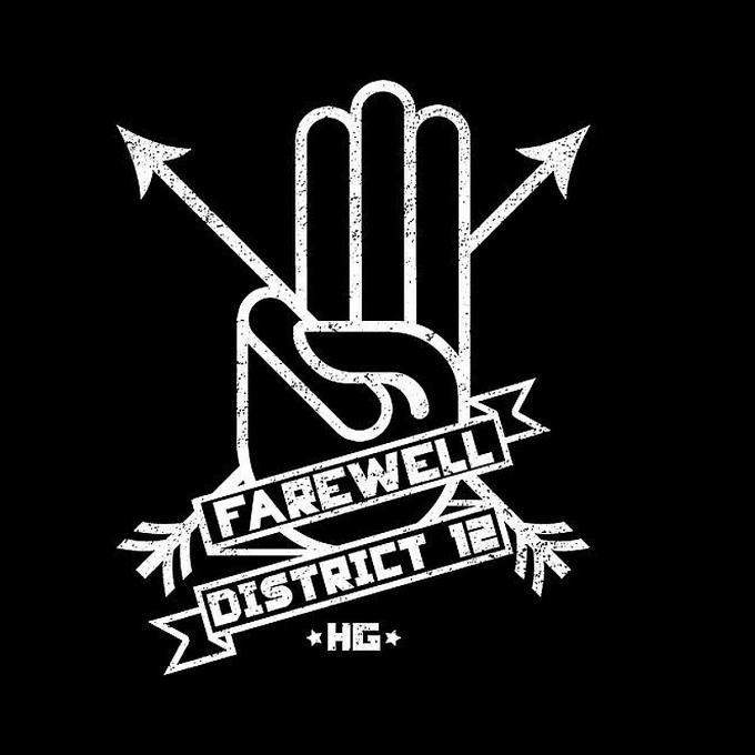 Camiseta chica The Hunger Games (Los juegos del hambre). Farewell Distrito 12