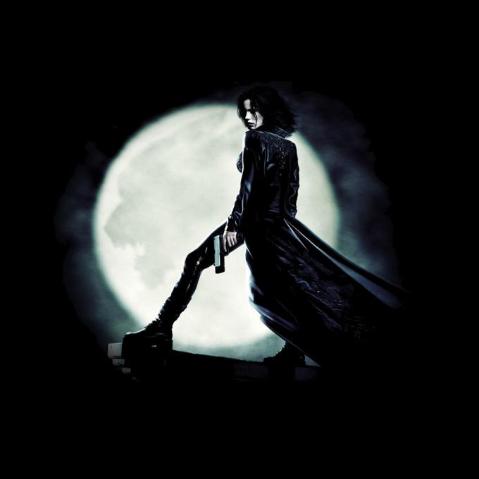 Camiseta chica Underworld: Awakening. Selene