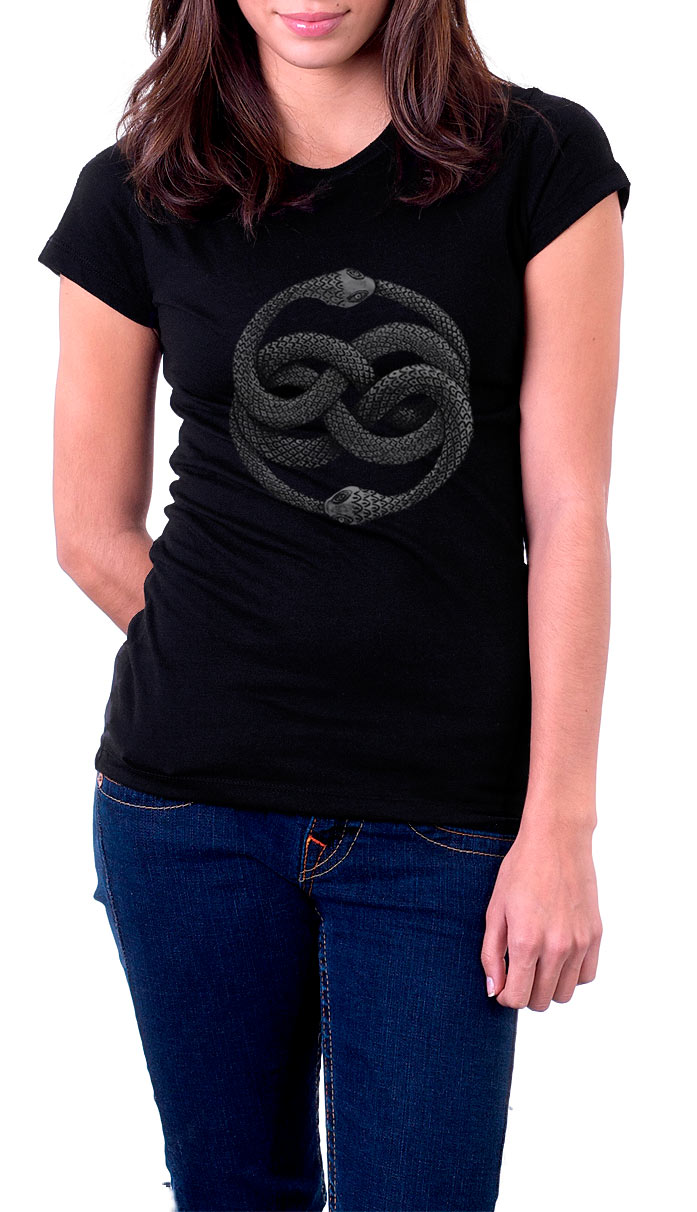 Camiseta chica logo Auryn. Modelo B&N. La historia interminable