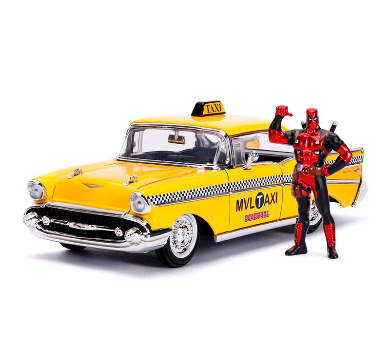 Coche Yellow Taxi & figura Deadpool. Escala 1:24. Marvel Cómics