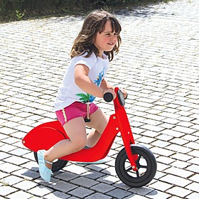 Correpasillos de madera con forma de scooter