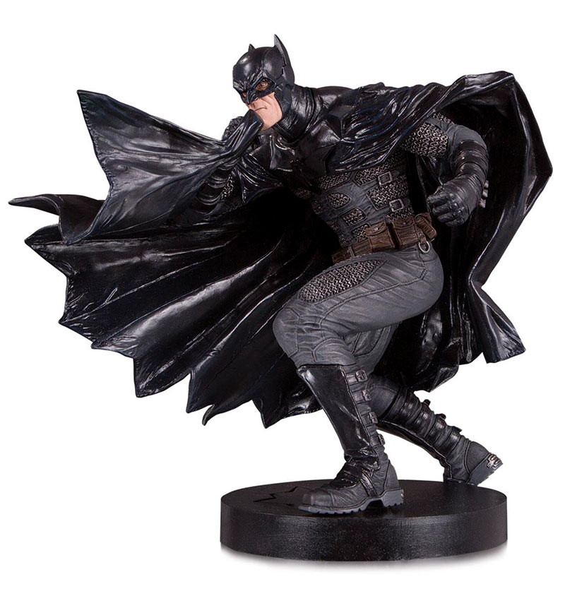 Estatua Black Batman 23 cm. By Lee Bermejo. DC Designer Series. Escala 1:6. DC Collectibles