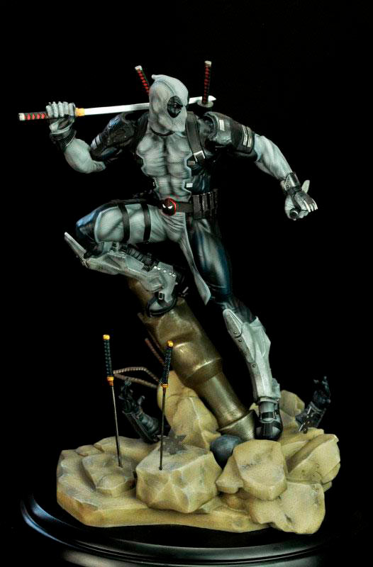 Estatua Deadpool Uncanny X-Force 46 cm. By Erick Sosa. Escala 1:6. Marvel Cómics. Semic