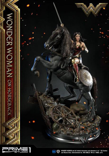 Estatua Wonder Woman on Horseback