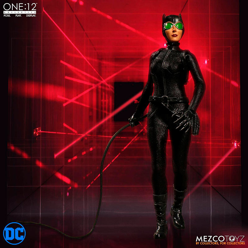 Figura Catwoman 15 cm. One:12. DC Cómics. Mezco Toyz