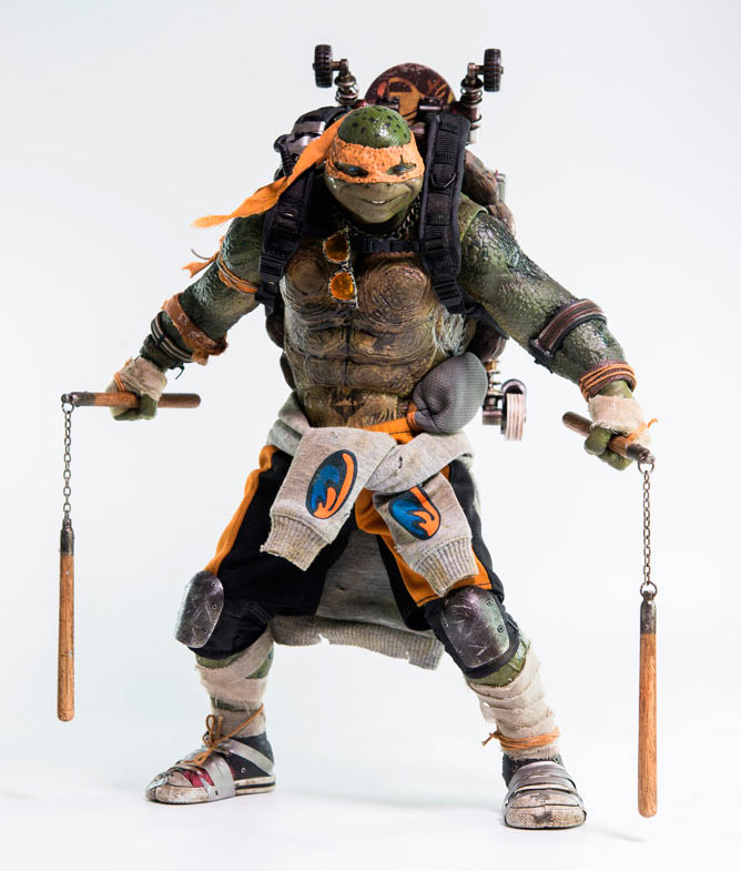 Figura Michelangelo 30 cm. Las Tortugas Ninja: Fuera de las Sombras. Escala 1:6. ThreeZero