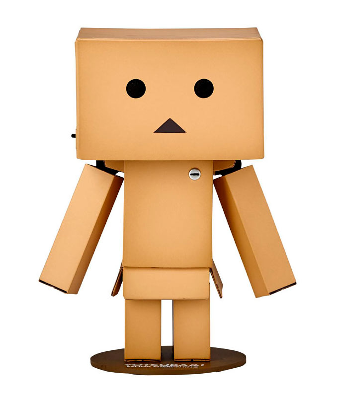 Figura robot Danbo 13 cm. Yotsubato!. Con luz. Línea Revoltech. Kaiyodo Japan