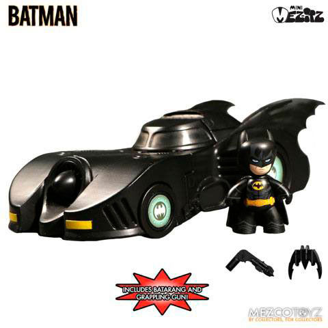 Mini figura Batman 5 cm con Batmobile. Serie Mini Mez-Itz.1989. Mezco Toys