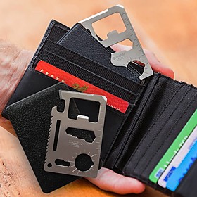 Multiherramienta compacta en forma de tarjeta.