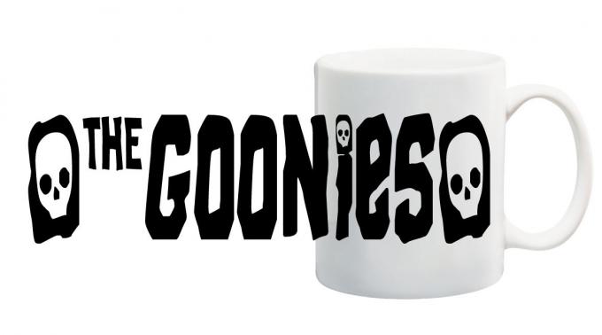Taza Los Goonies. Logo