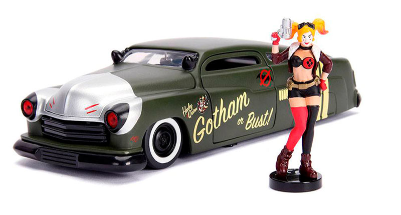 Vehículo 1951 Mercury & figura Harley Quinn. DC Bombshells. Hollywood Rides. Escala 1:24. DC Cómics. Jada Toys