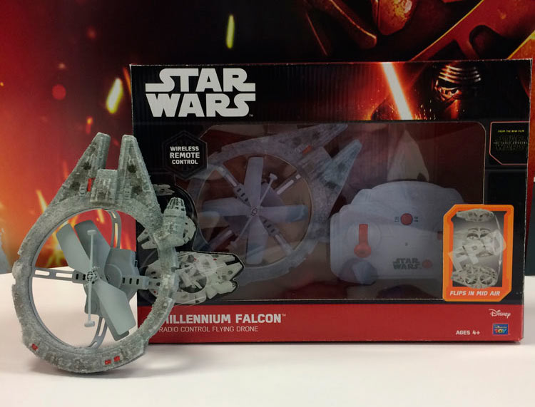 Vehículo dron por radiocontrol Millennium Falcon 20 cm. Star Wars. Thinkway Toys